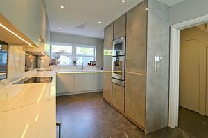 Kitchen- click for photo gallery